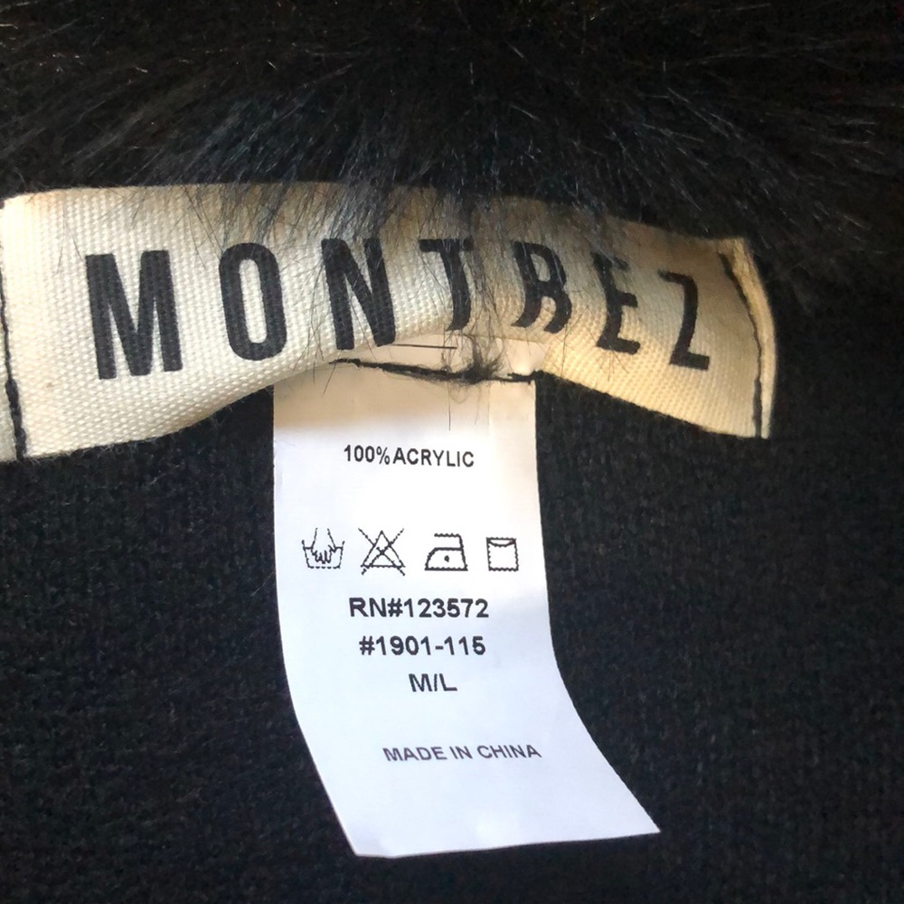 One Only!  Host Pick!!  GORGEOUS Black Faux Fur Trimmed Cape! M L - Picture 2 of 2